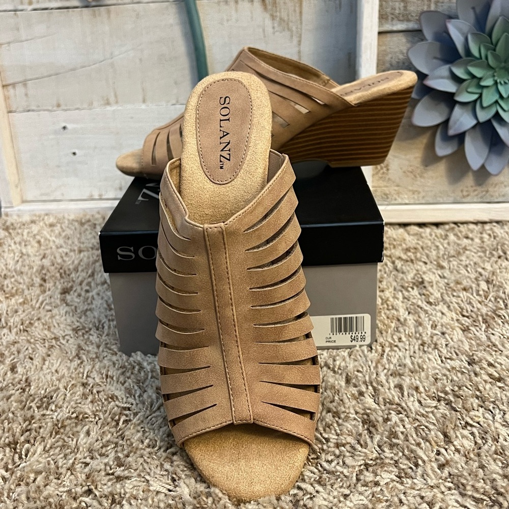 Solanz Paige Sand colored Suede slip ons
